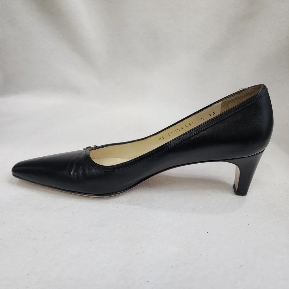 Salvatore Ferragamo Womens 8 4A Pump Black Leather Gancini Slip On Kitten Heel